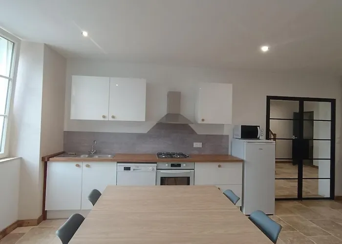 Les Murmures Desbordes 아파트