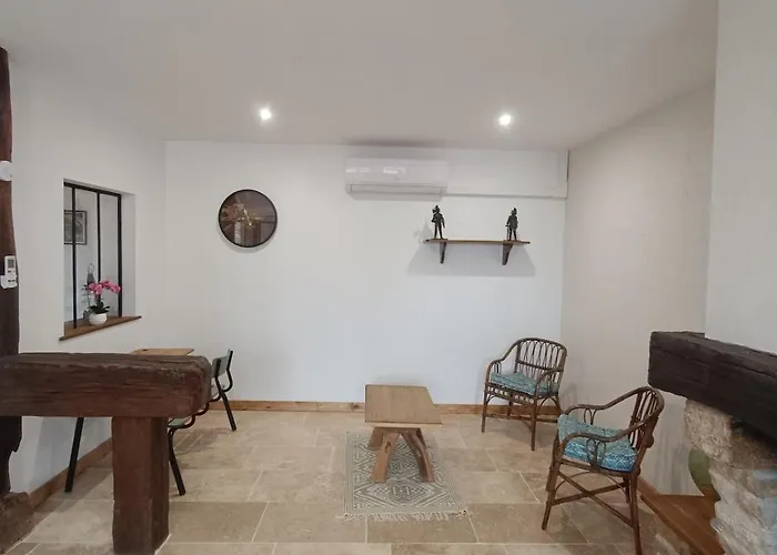 Les Murmures Desbordes 아파트 Chateauvillain